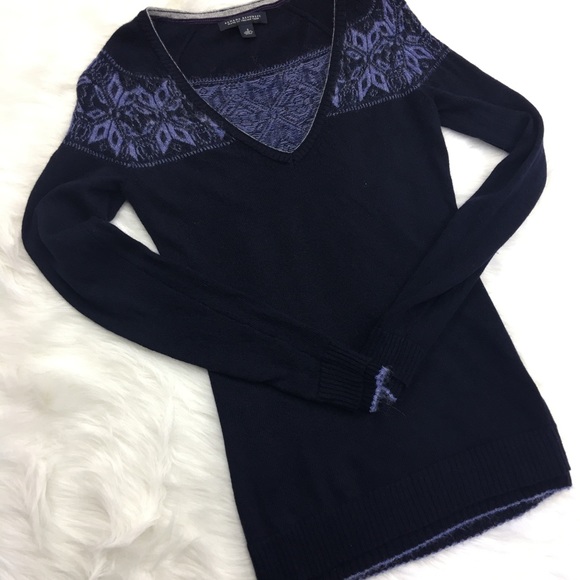 Banana Republic Sweaters - Banana Republic Italian Yarn Snowflake Sweater